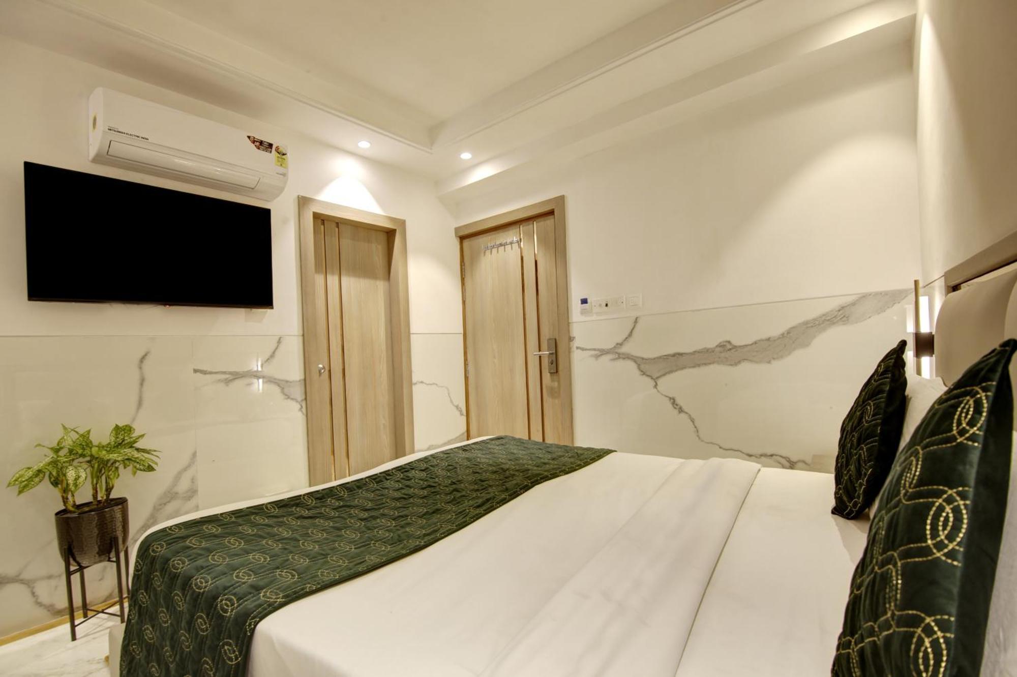 Hotel Transit International- Aerocity Delhi Airport New Delhi Buitenkant foto