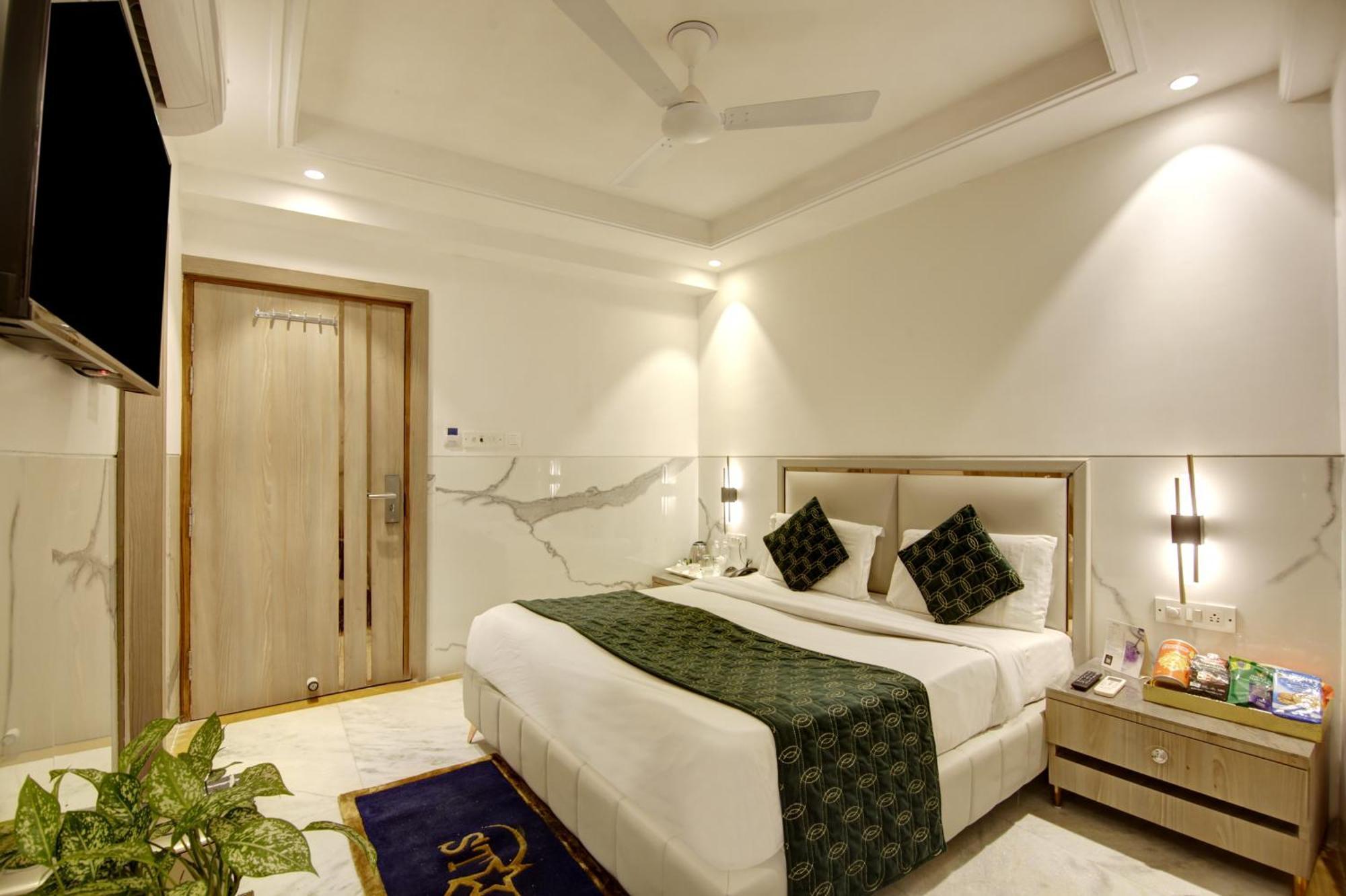 Hotel Transit International- Aerocity Delhi Airport New Delhi Buitenkant foto
