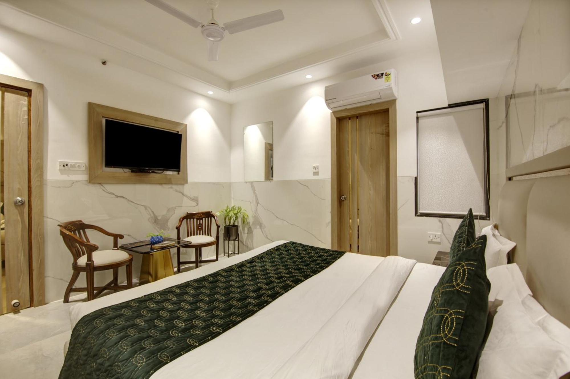 Hotel Transit International- Aerocity Delhi Airport New Delhi Buitenkant foto
