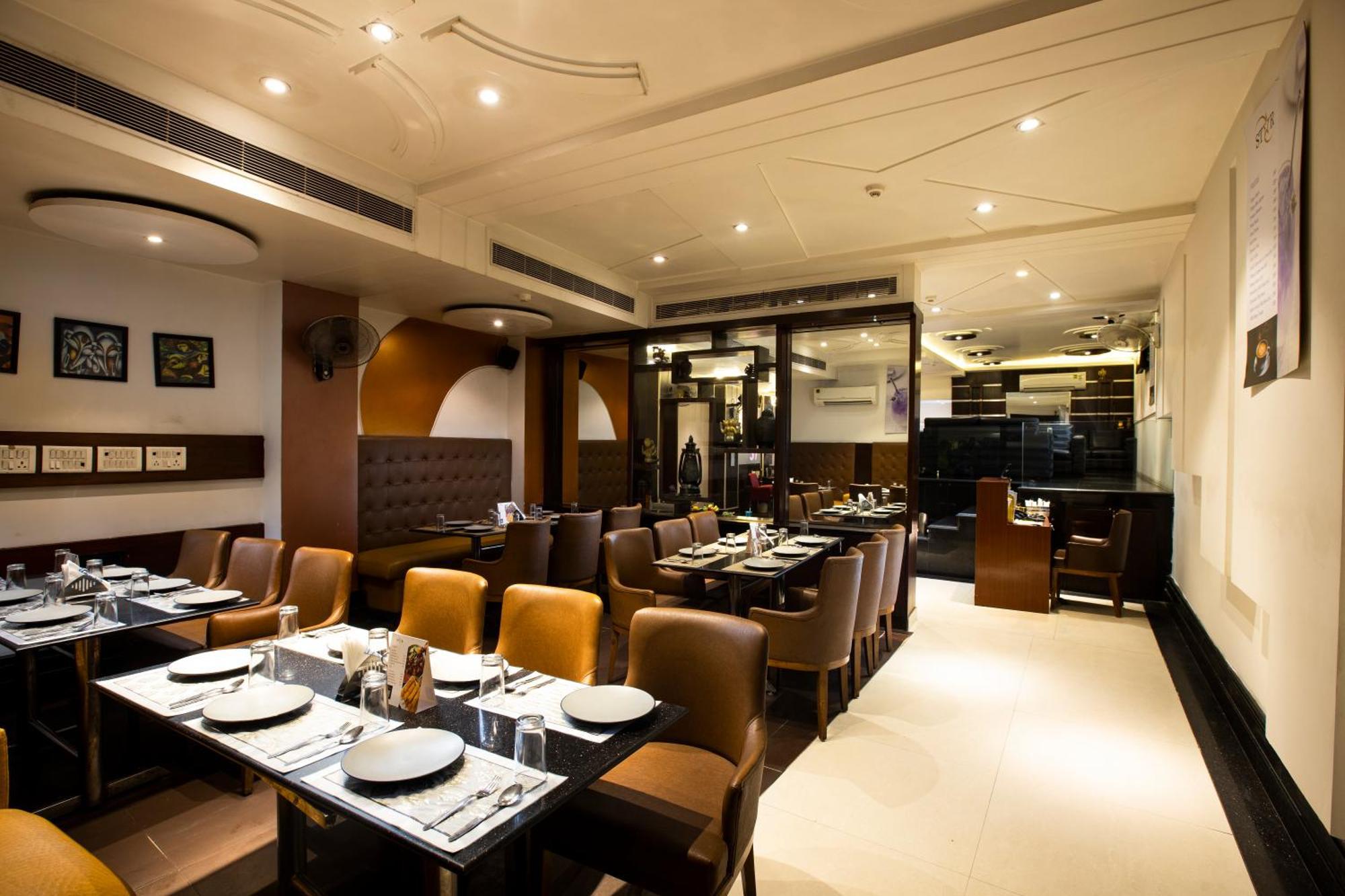 Hotel Transit International- Aerocity Delhi Airport New Delhi Buitenkant foto