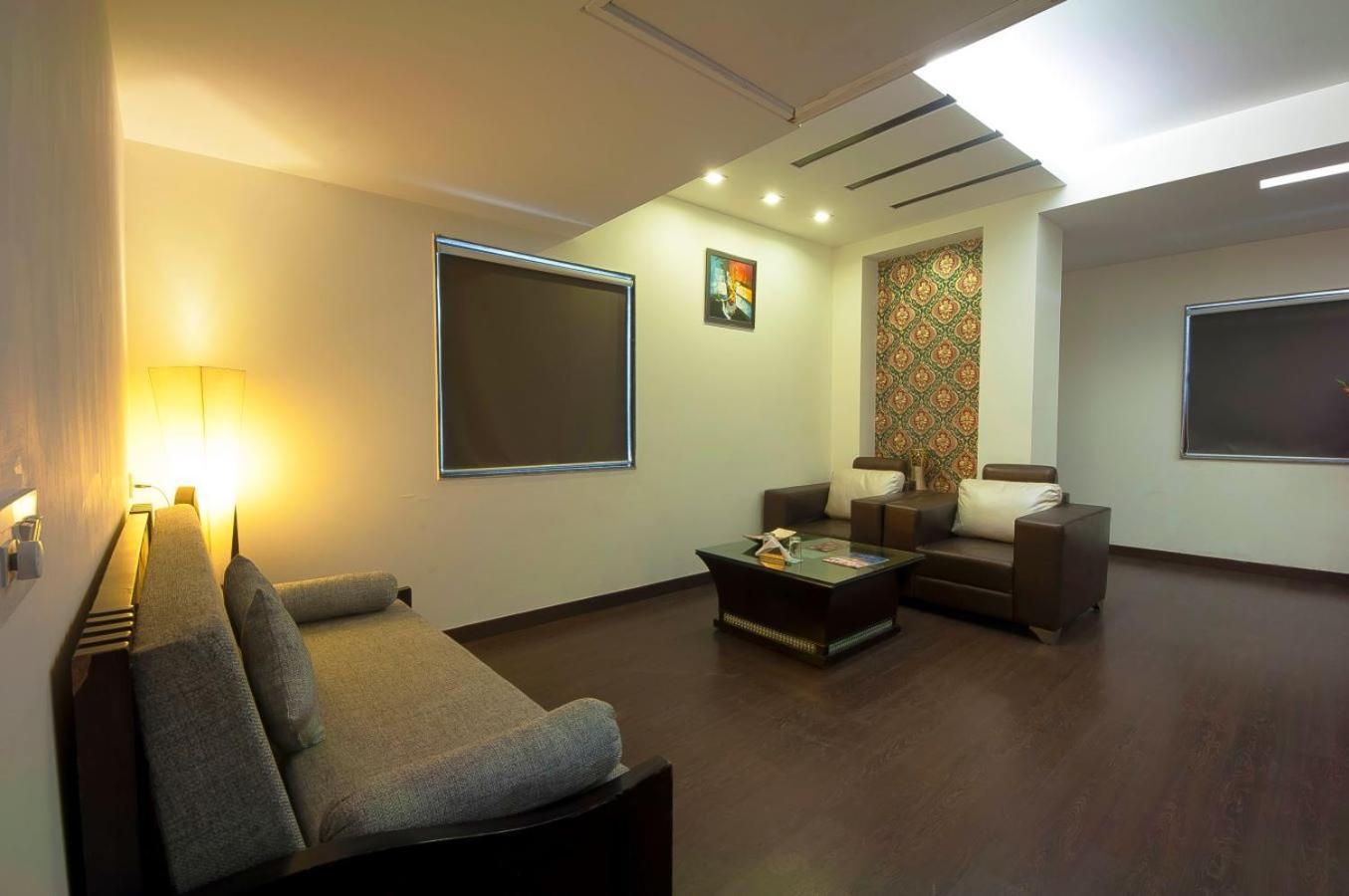Hotel Transit International- Aerocity Delhi Airport New Delhi Buitenkant foto