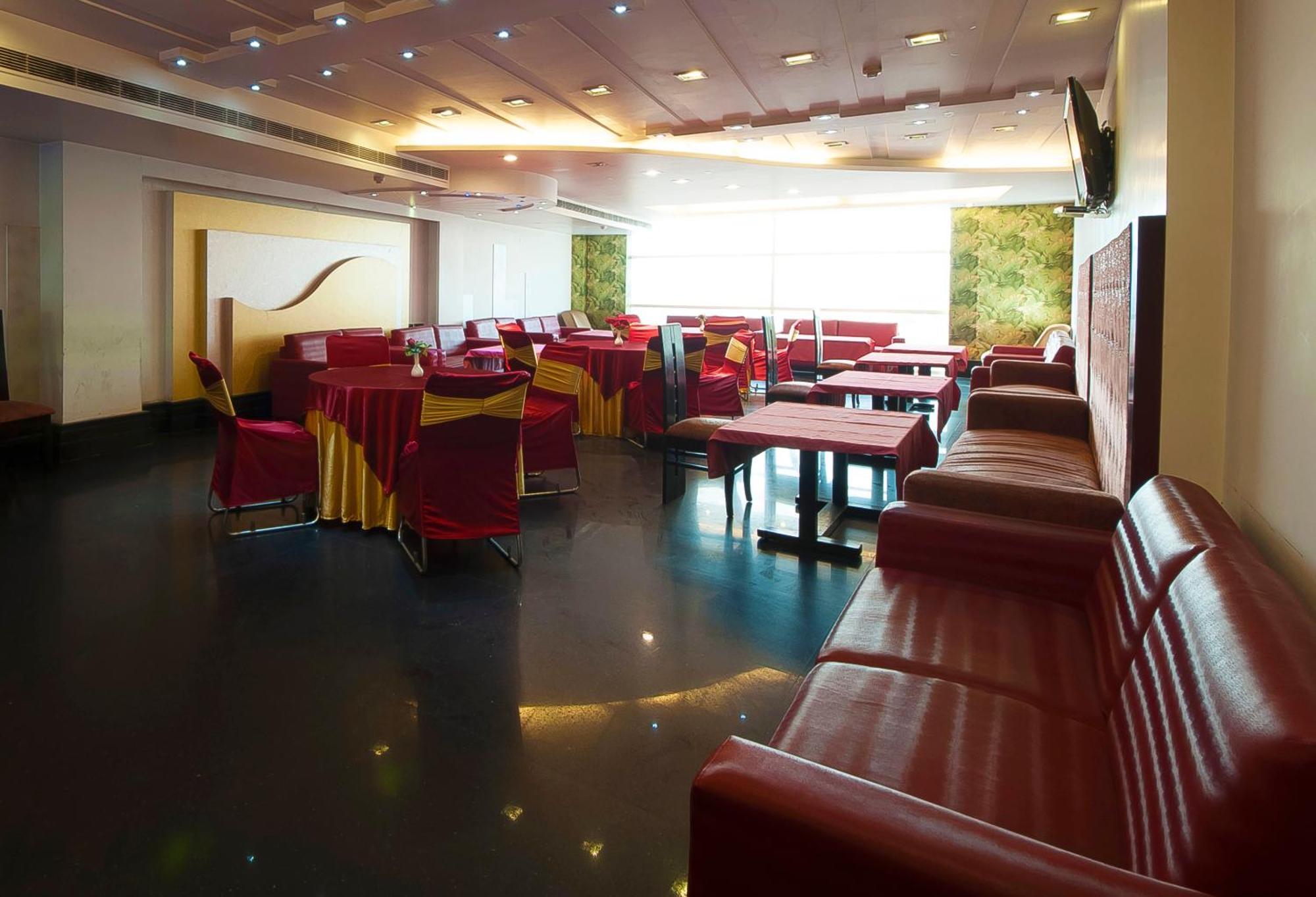 Hotel Transit International- Aerocity Delhi Airport New Delhi Buitenkant foto