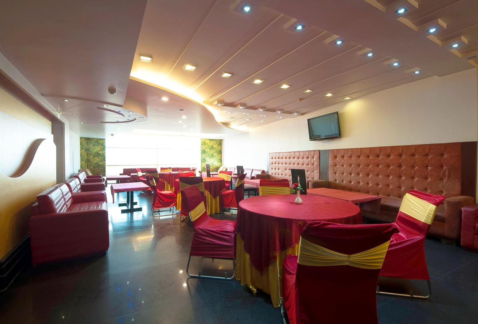 Hotel Transit International- Aerocity Delhi Airport New Delhi Buitenkant foto