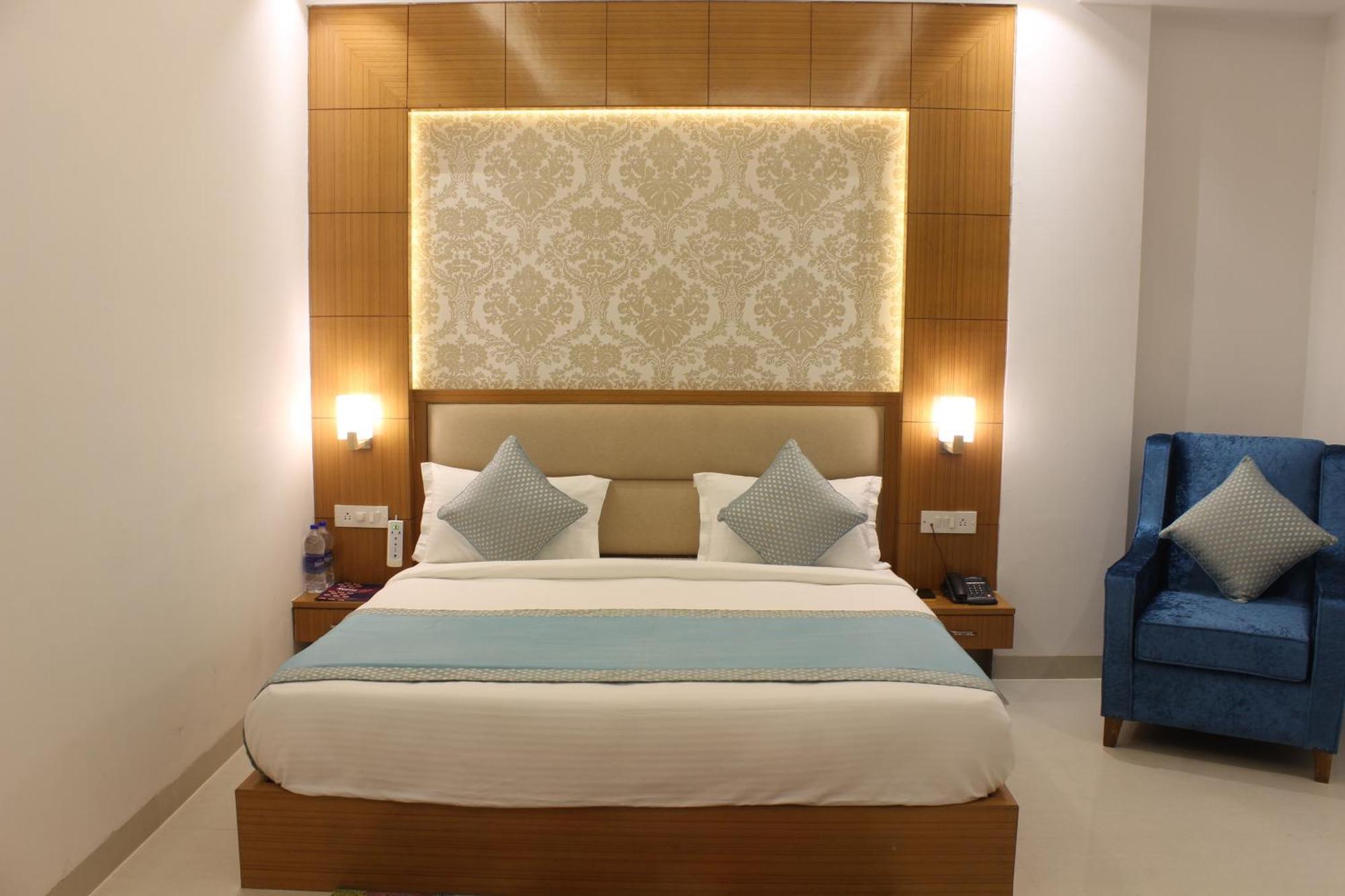 Hotel Transit International- Aerocity Delhi Airport New Delhi Buitenkant foto
