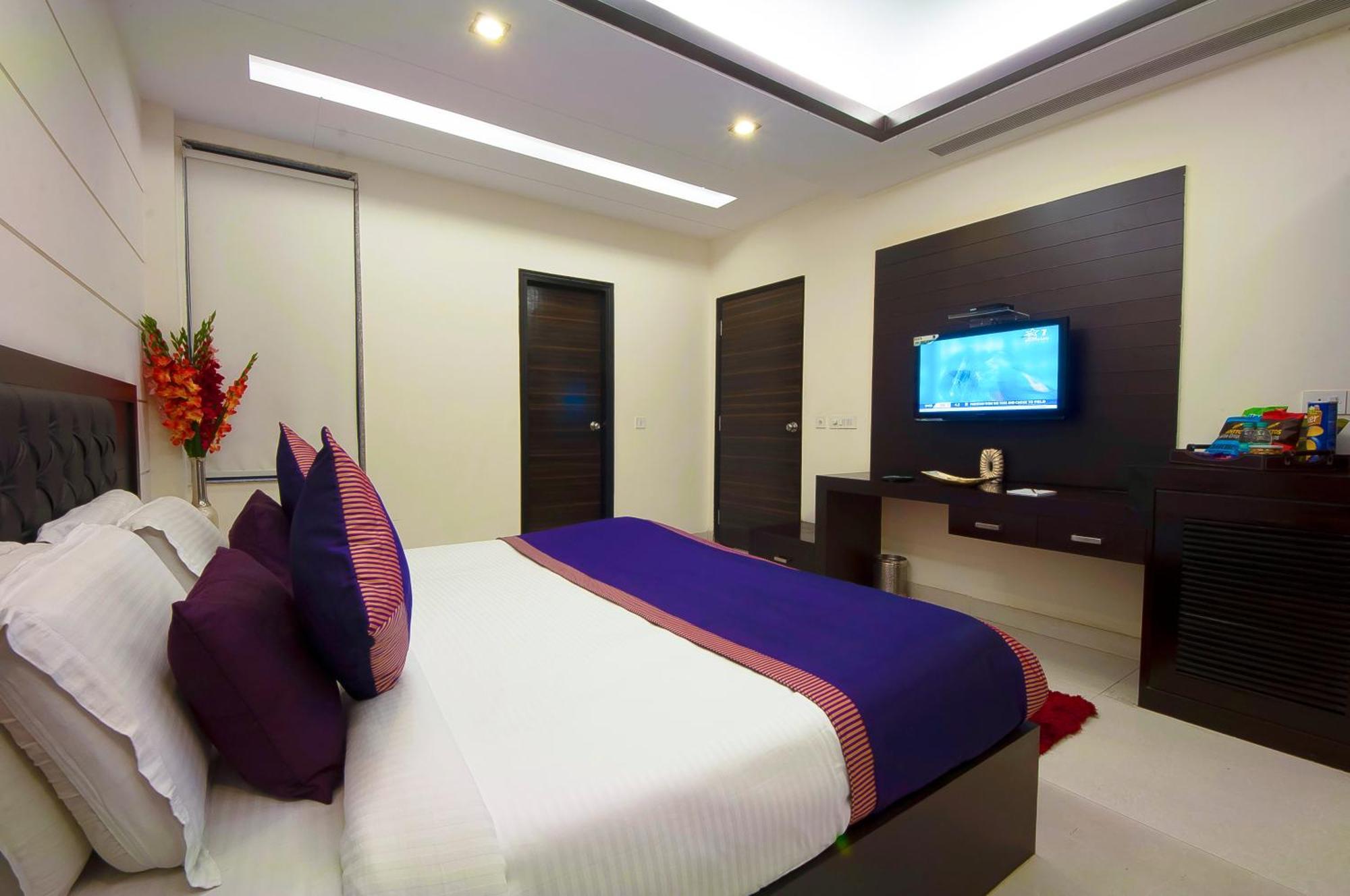Hotel Transit International- Aerocity Delhi Airport New Delhi Buitenkant foto