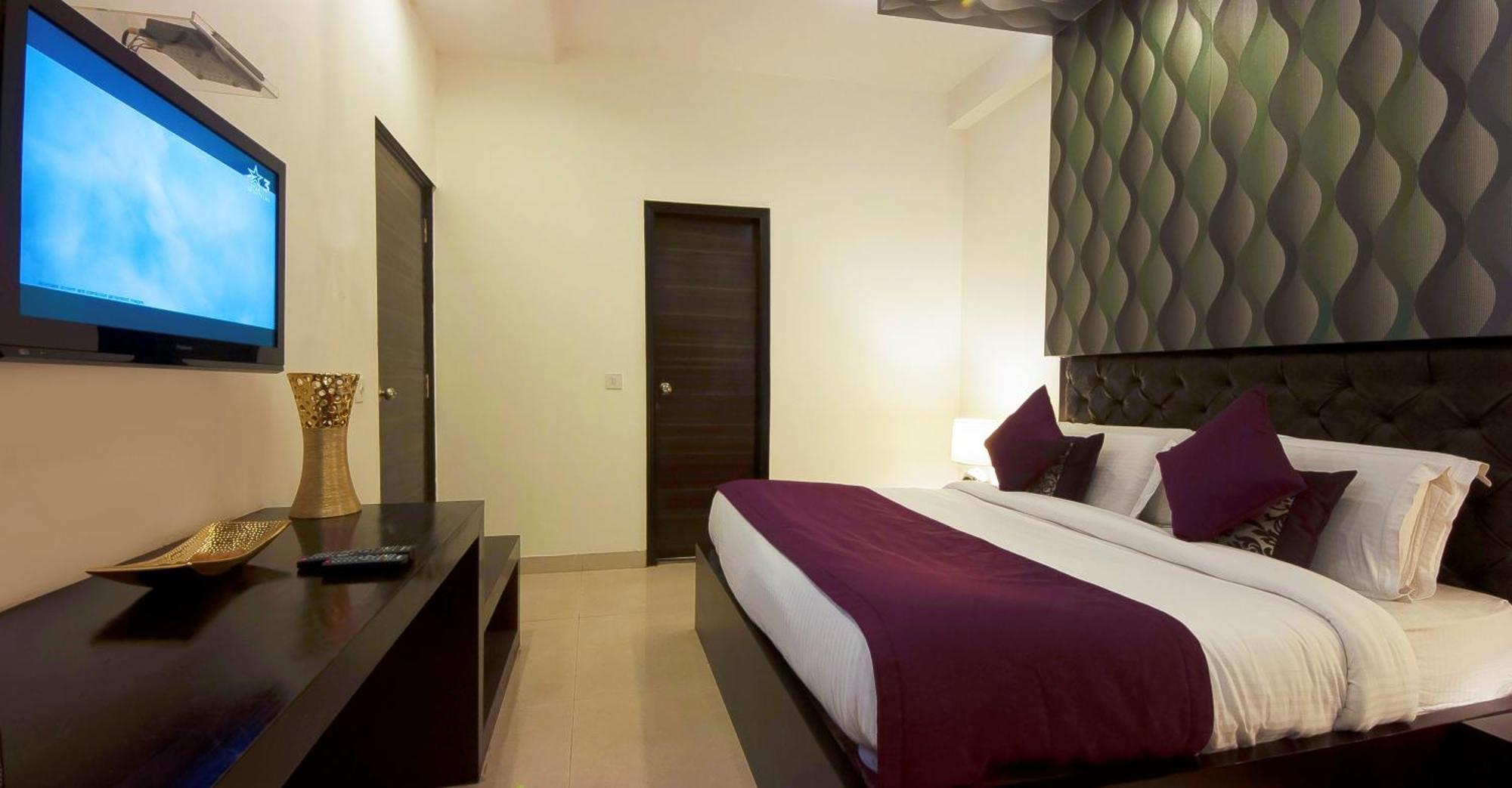 Hotel Transit International- Aerocity Delhi Airport New Delhi Buitenkant foto