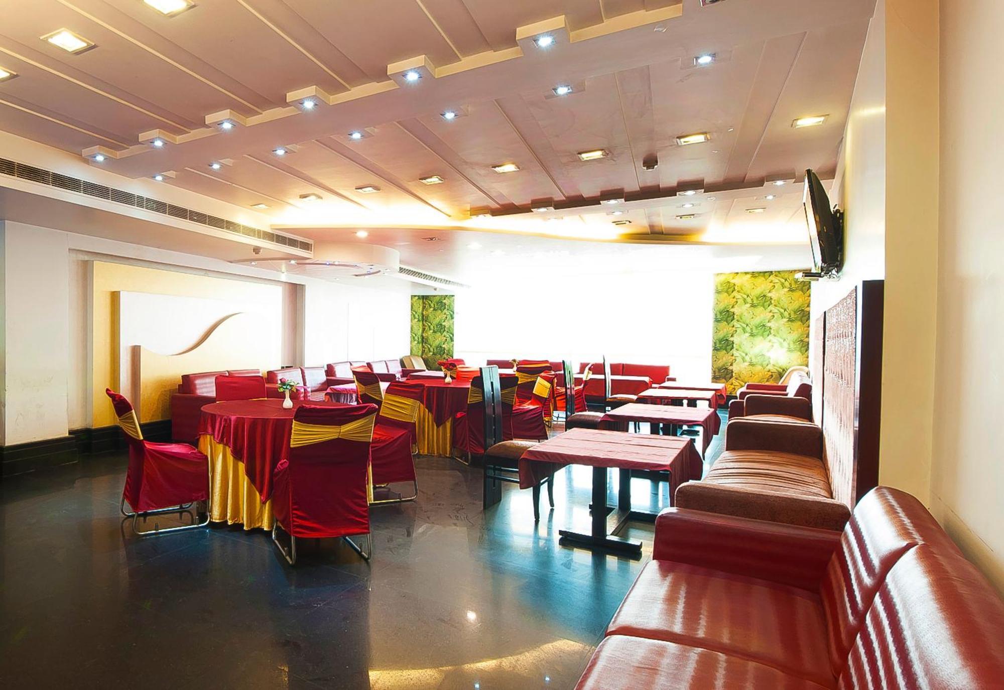 Hotel Transit International- Aerocity Delhi Airport New Delhi Buitenkant foto