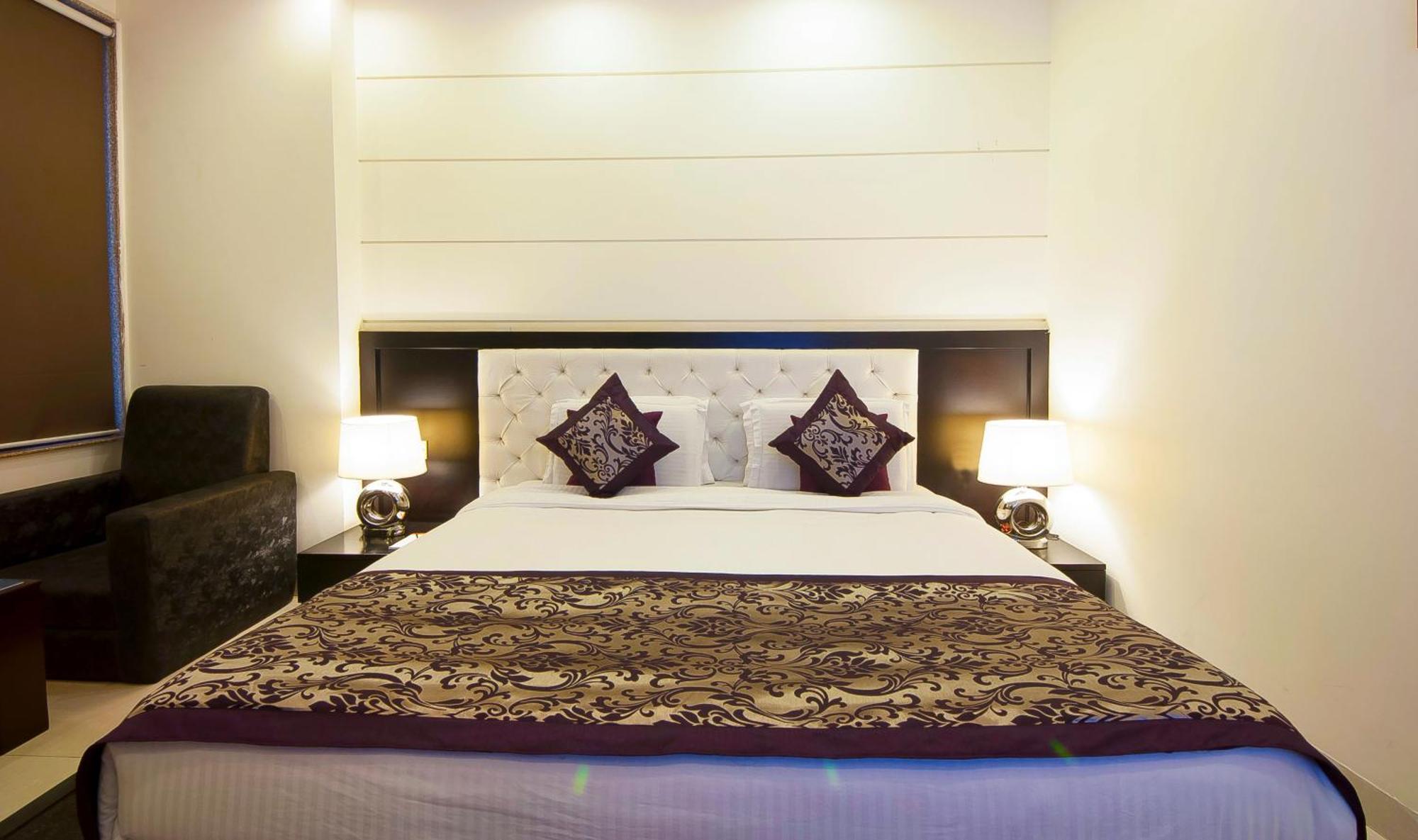 Hotel Transit International- Aerocity Delhi Airport New Delhi Buitenkant foto