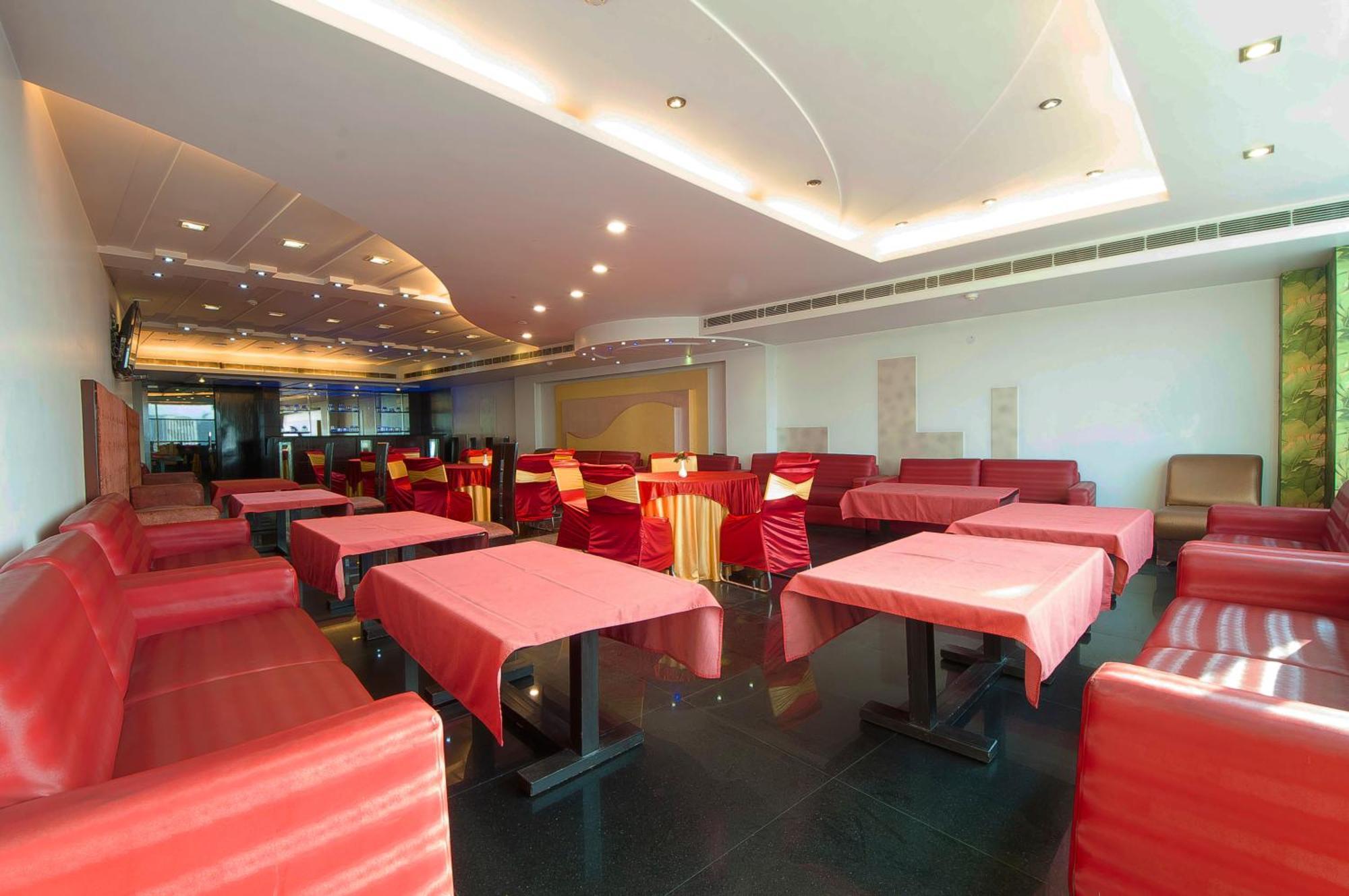 Hotel Transit International- Aerocity Delhi Airport New Delhi Buitenkant foto